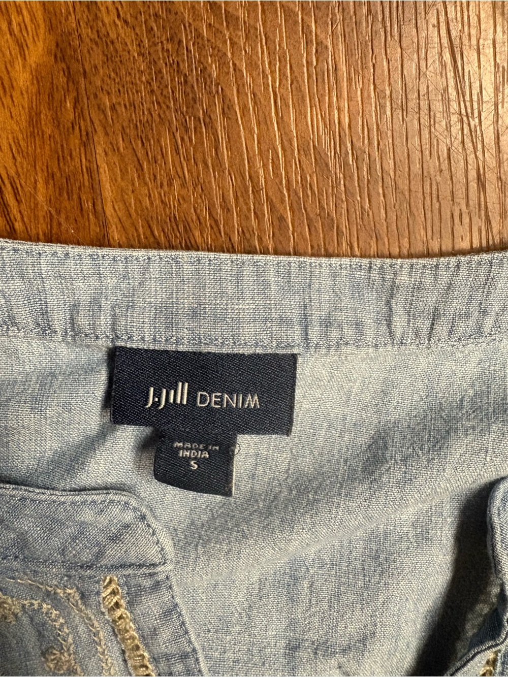 🌿 J. Jill Denim Chambray Embroidered Boho Tunic Top 🌿 size small - Picture 2 of 4